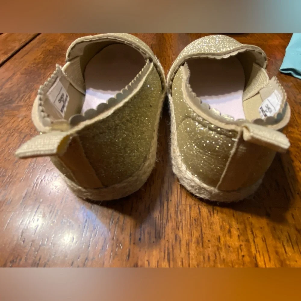 OshKosh B'gosh Belle Slip-on Espadrilles. Sparkly, gold glitter. Size 6. Toddler